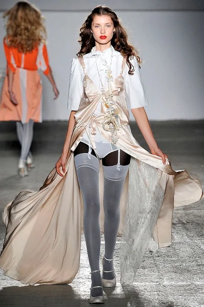 Look 28